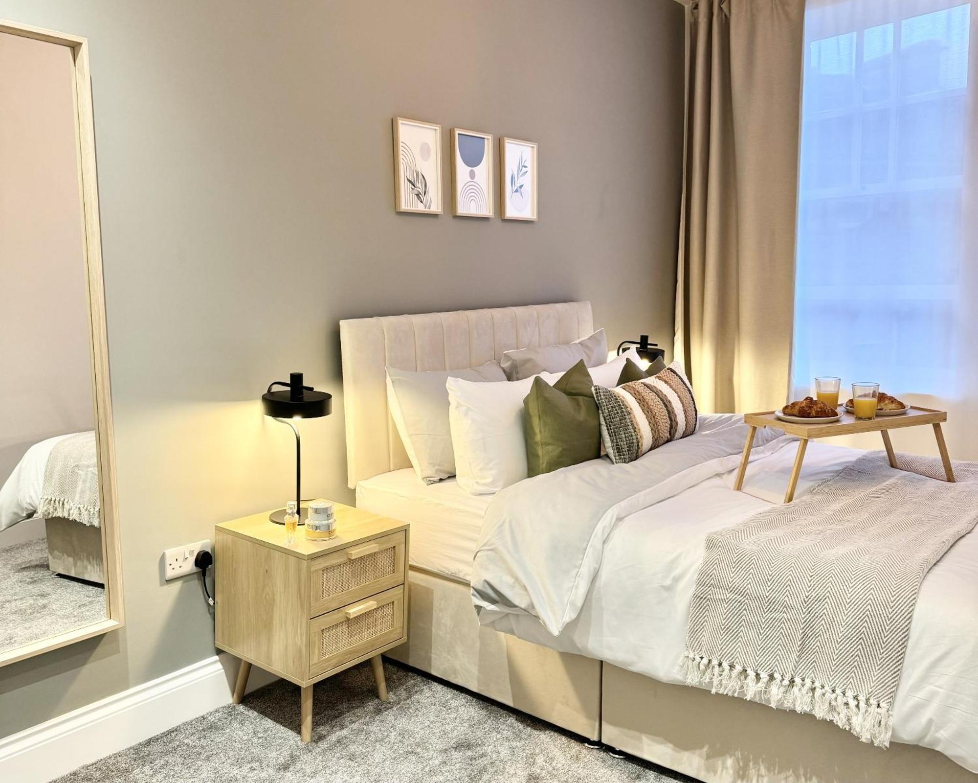The Yorkshire Crown - Luxury Apartment - Free Parking Nearby Харогейт Екстериор снимка